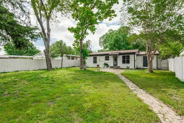 $2,150 | 2427 Tolosa Drive, Dallas, TX 75228