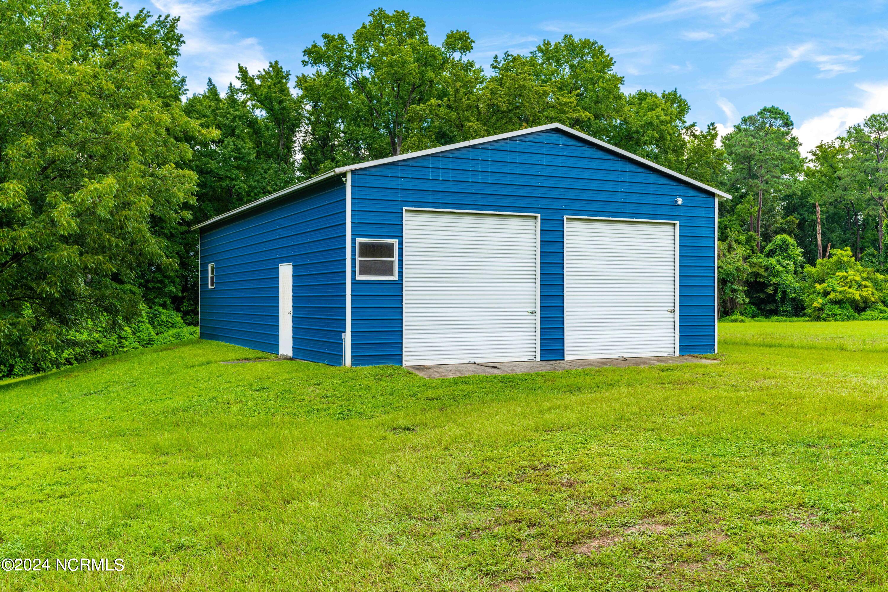 1350 Grady Road Clinton, NC 28328 - Photo 46 of 60 Garage 1