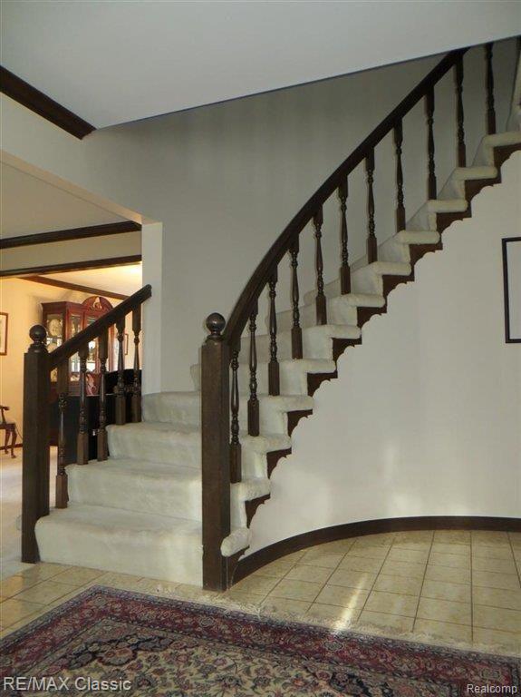3515 Summit Ridge Drive Rochester, MI 48306 - Photo 2 of 10 Radius Staircase.jpg