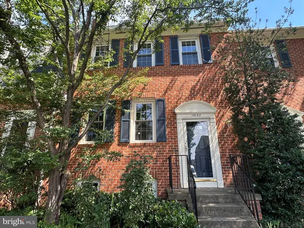 $3,600 | 10152 Village Knolls Court, Oakton, VA 22124