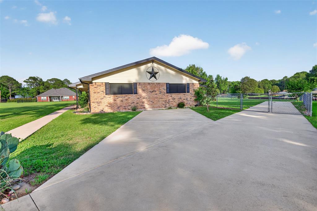 106 Snyder Ranch Road Trinidad, TX 75163 - Photo 34 of 40 View of the side of the home shows the ample parking