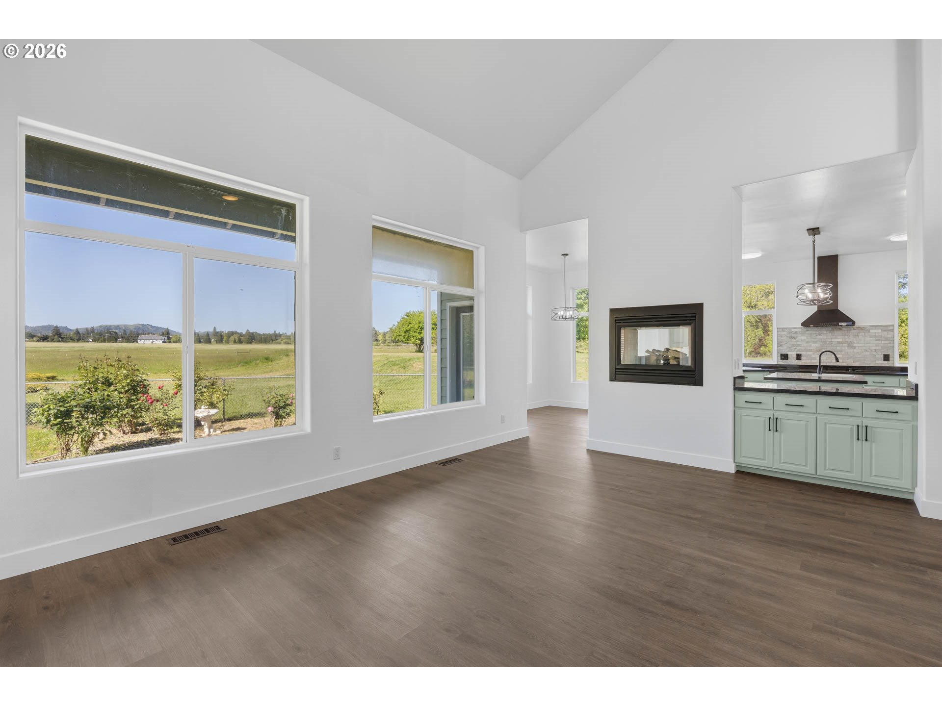 475 Curry Road Roseburg, OR 97471 - Photo 14 of 48 Family Room