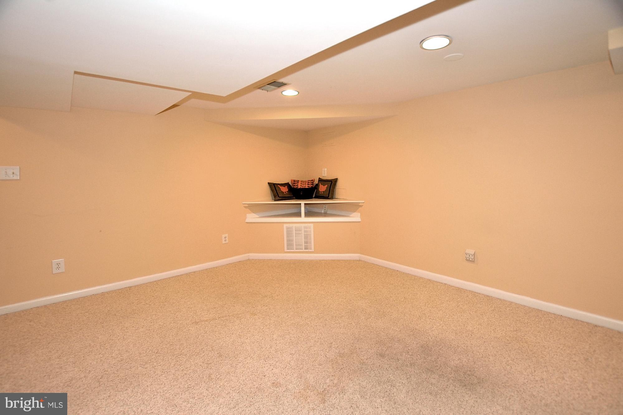 506 Tapawingo Road Southwest Vienna, VA 22180 - Photo 16 of 25 a view of empty room
