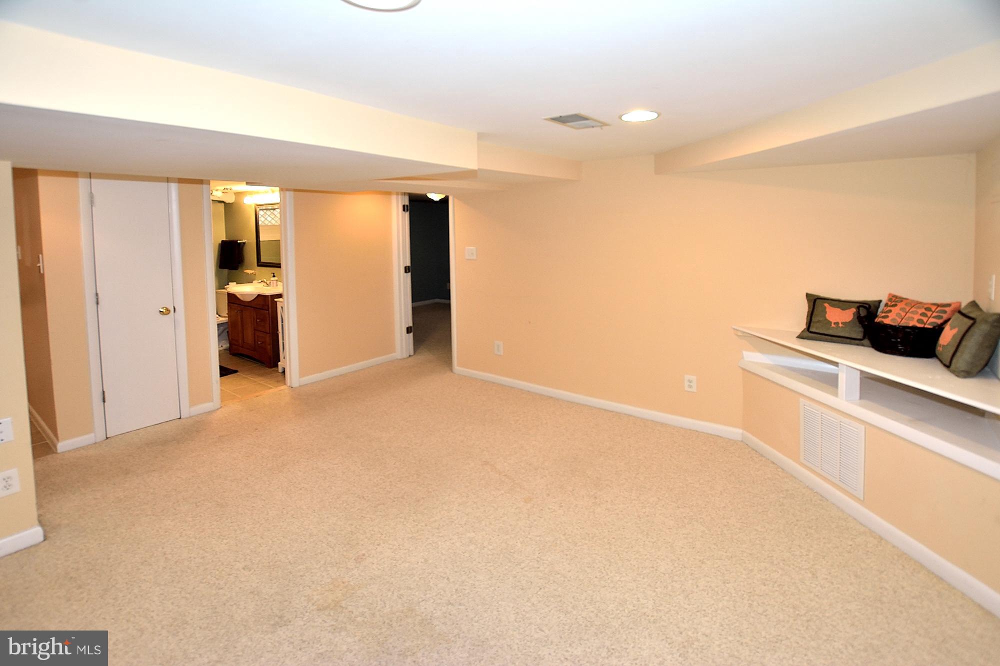 506 Tapawingo Road Southwest Vienna, VA 22180 - Photo 17 of 25 a view of an empty room with room and kitchen