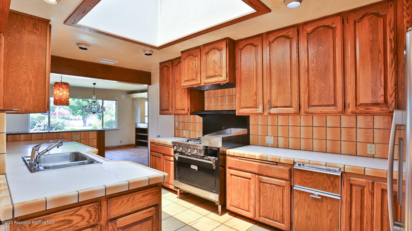 8258 East Ravendale Road San Gabriel, CA 91775 - Photo 12 of 46 11 - Ravendale (8258 E)