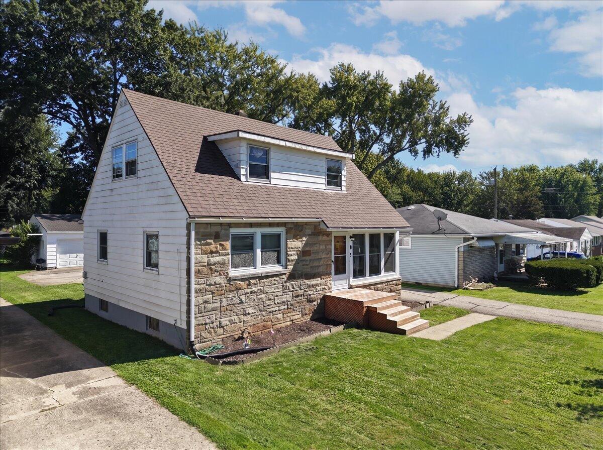 308 Birch Road Springfield, OH 45503 - Photo 4 of 46 06-Front Left