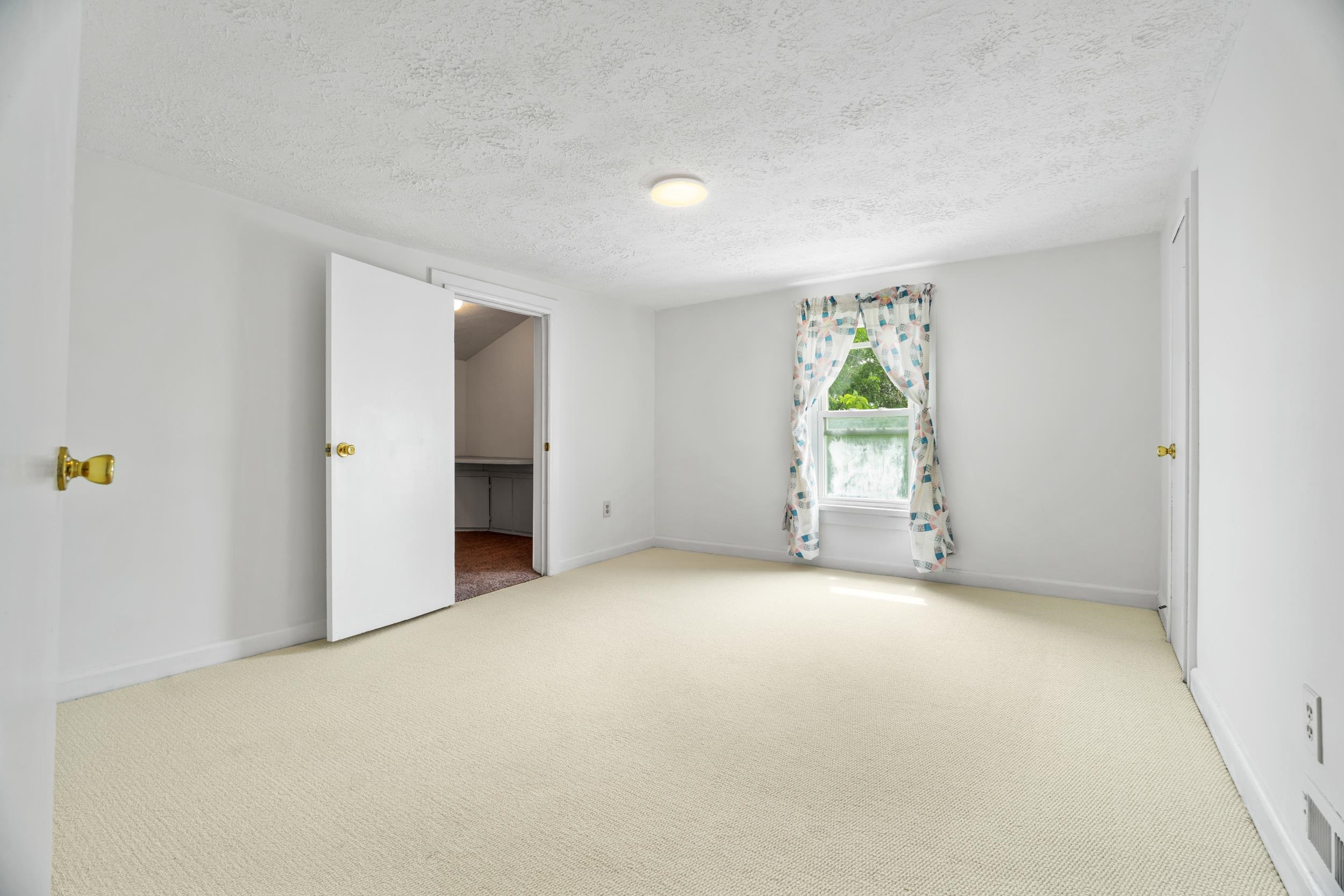 403 Betsy Bell Road Staunton, VA 24401 - Photo 23 of 59 2ND LEVEL 3RD BEDROOM