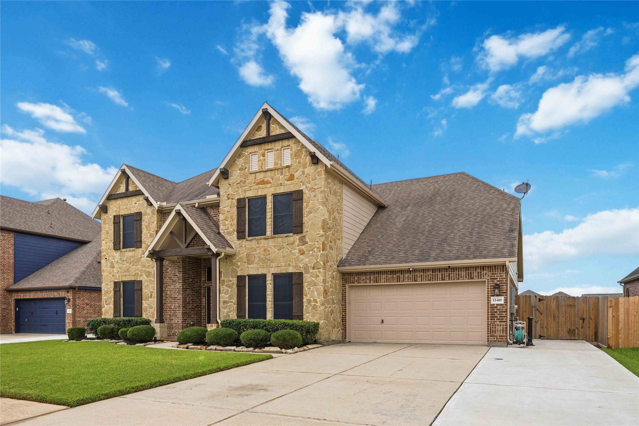 12418 Garnet Road Mont Belvieu, TX 77535 - Photo 2 of 33