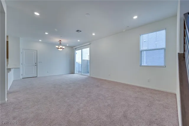 $2,450 | 2717 V. Napoli, Henderson, NV 89044