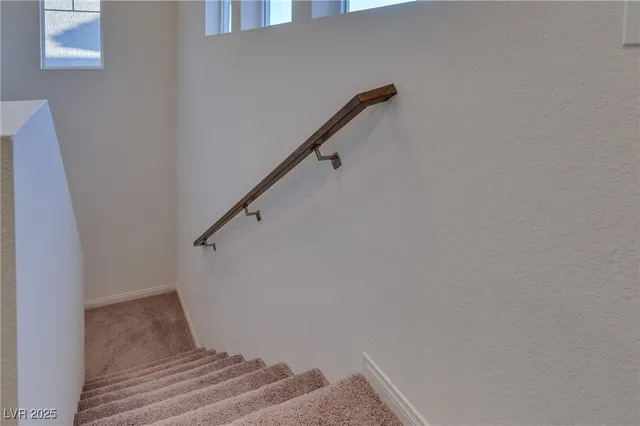 $2,450 | 2717 V. Napoli, Henderson, NV 89044