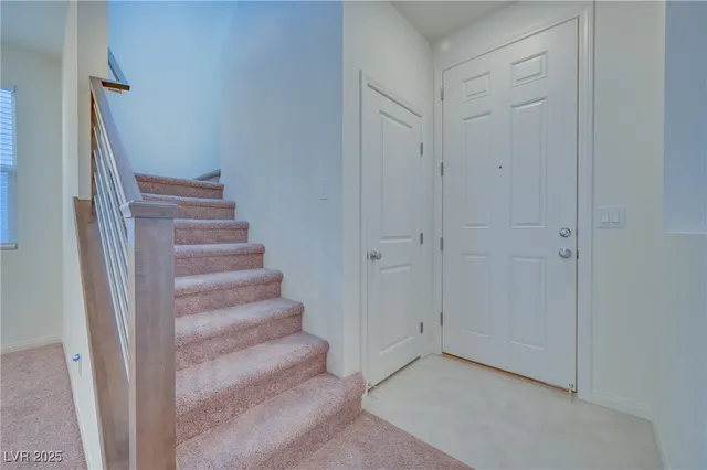 $2,450 | 2717 V. Napoli, Henderson, NV 89044