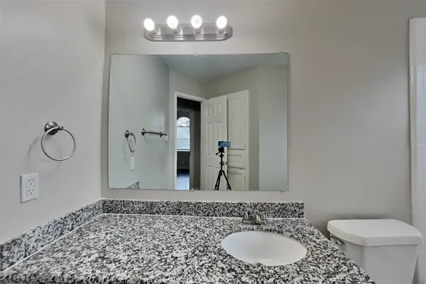 $2,225 | 7918 Hidden Oaks Lane, Houston, TX 77095