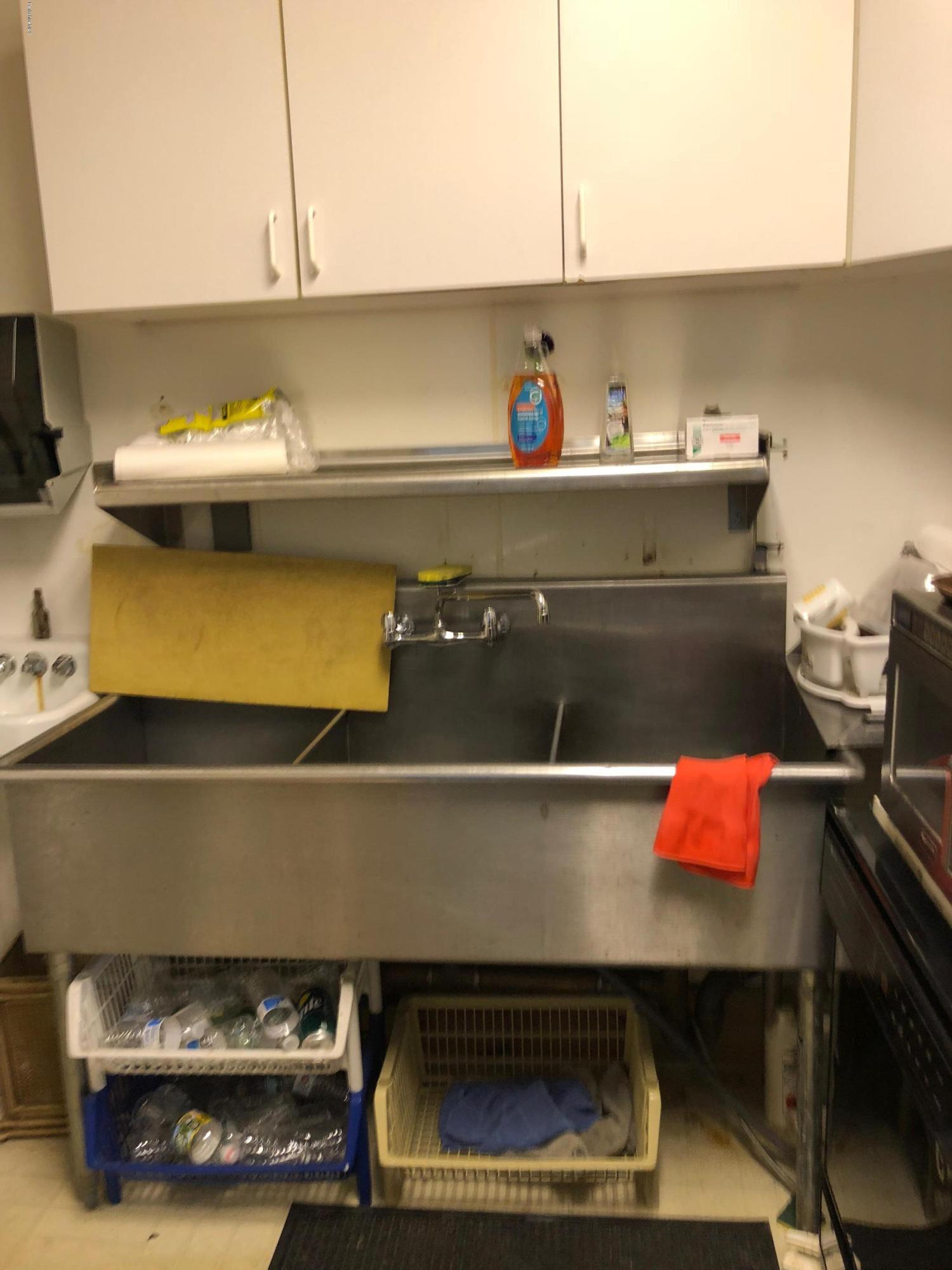 160 High Street Lee, MA 01238 - Photo 10 of 16