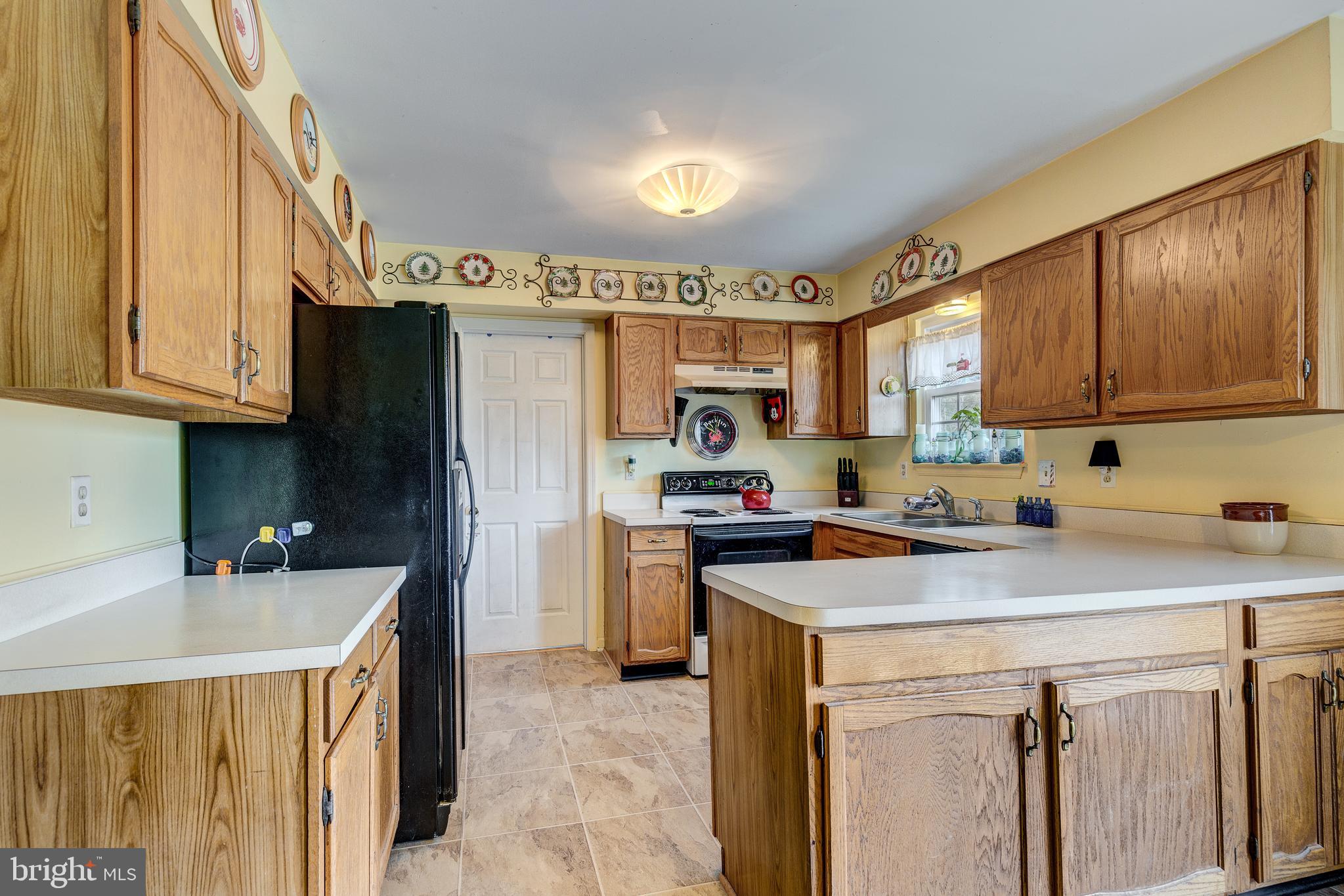 1798 Ridge Road Westminster, MD 21157 - Photo 24 of 65 LEFT SIDE UNIT KITCHEN