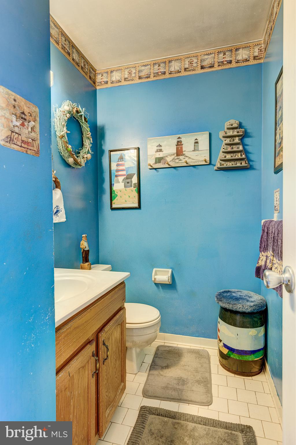 1798 Ridge Road Westminster, MD 21157 - Photo 29 of 65 LEFT SIDE UNIT 1/2 BATH MAIN LEVEL