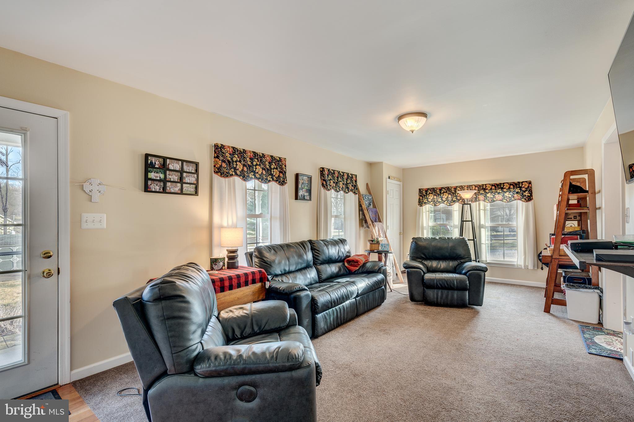 1798 Ridge Road Westminster, MD 21157 - Photo 42 of 65 RIGHT SIDE UNIT LIVING ROOM