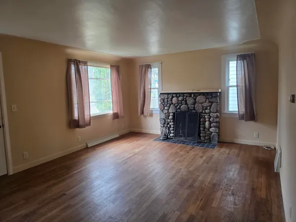 $235,000 | 2158 East Broadway Avenue, Muskegon, MI 49444