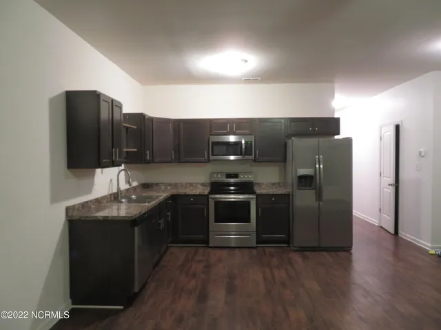 $1,400 | 402 Kenan Loop, Jacksonville, NC 28546