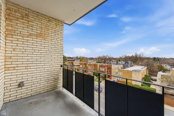 $475,000 | 1010 North Harlem Avenue, Unit 504, River Forest, IL 60305
