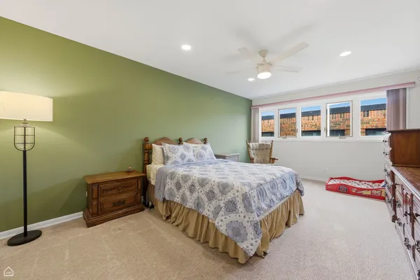 $475,000 | 1010 North Harlem Avenue, Unit 504, River Forest, IL 60305