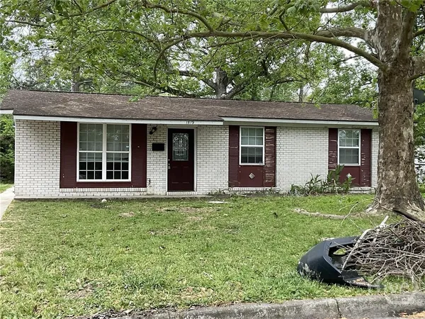 $1,700 | 1519 East 31st Street, Savannah, GA 31404