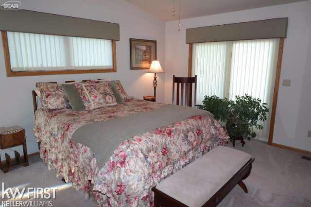 10169 Carmer Road Fenton, MI 48430 - Photo 16 of 49 21202203-15.JPG