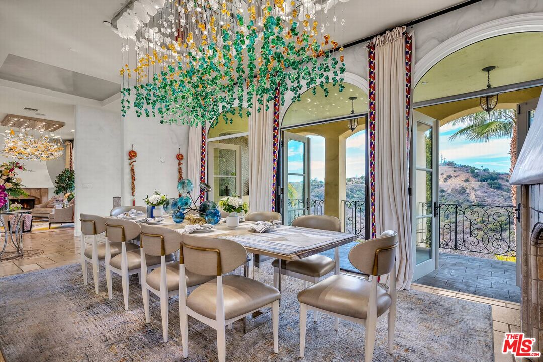 3110 Benedict Canyon Drive Beverly Hills, CA 90210 - Photo 16 of 70