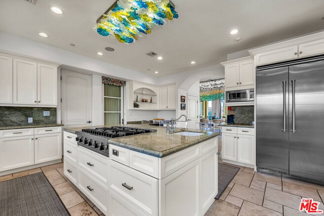 3110 Benedict Canyon Drive Beverly Hills, CA 90210 - Photo 35 of 70