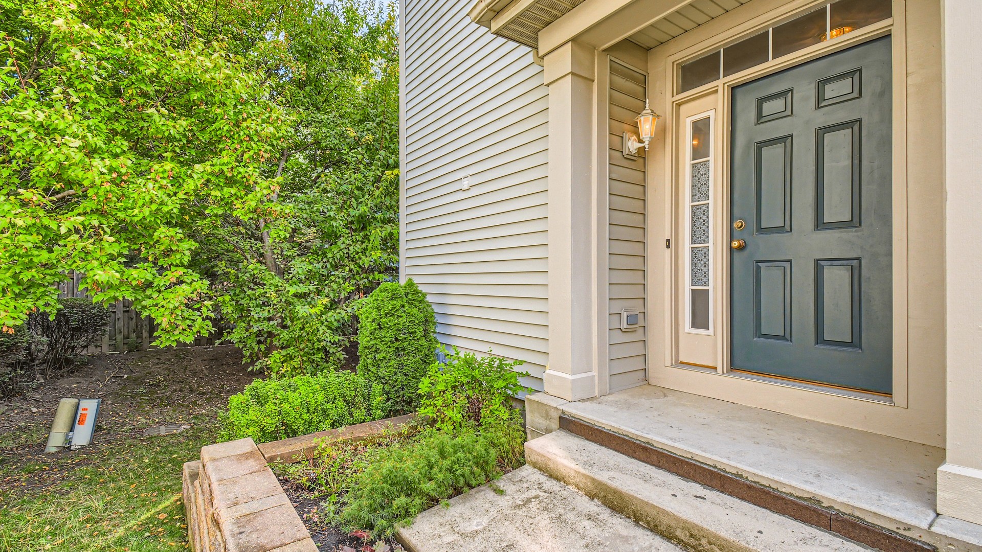 813 Linden Circle Hoffman Estates, IL 60169 - Photo 3 of 28