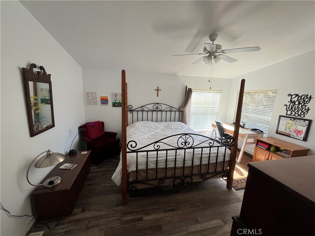39950 7 Oaks Road, Unit 41 Angelus Oaks, CA 92305 - Photo 11 of 21 BEDROOM 1