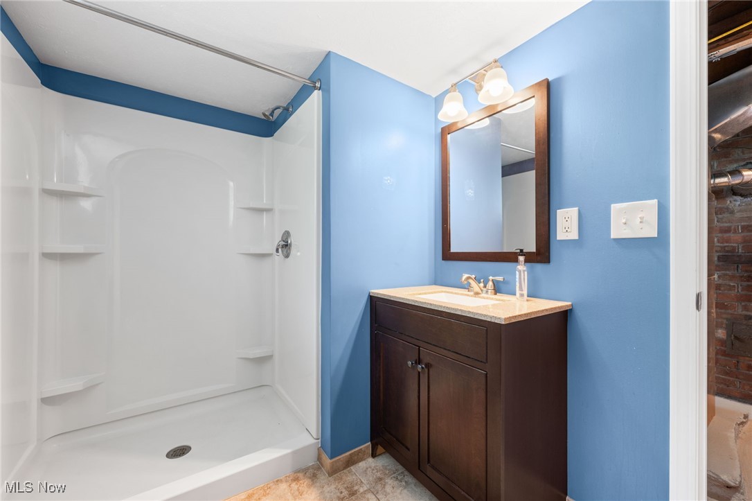 5959 Highland Road Highland Heights, OH 44143 - Photo 23 of 33 Full Bathroom