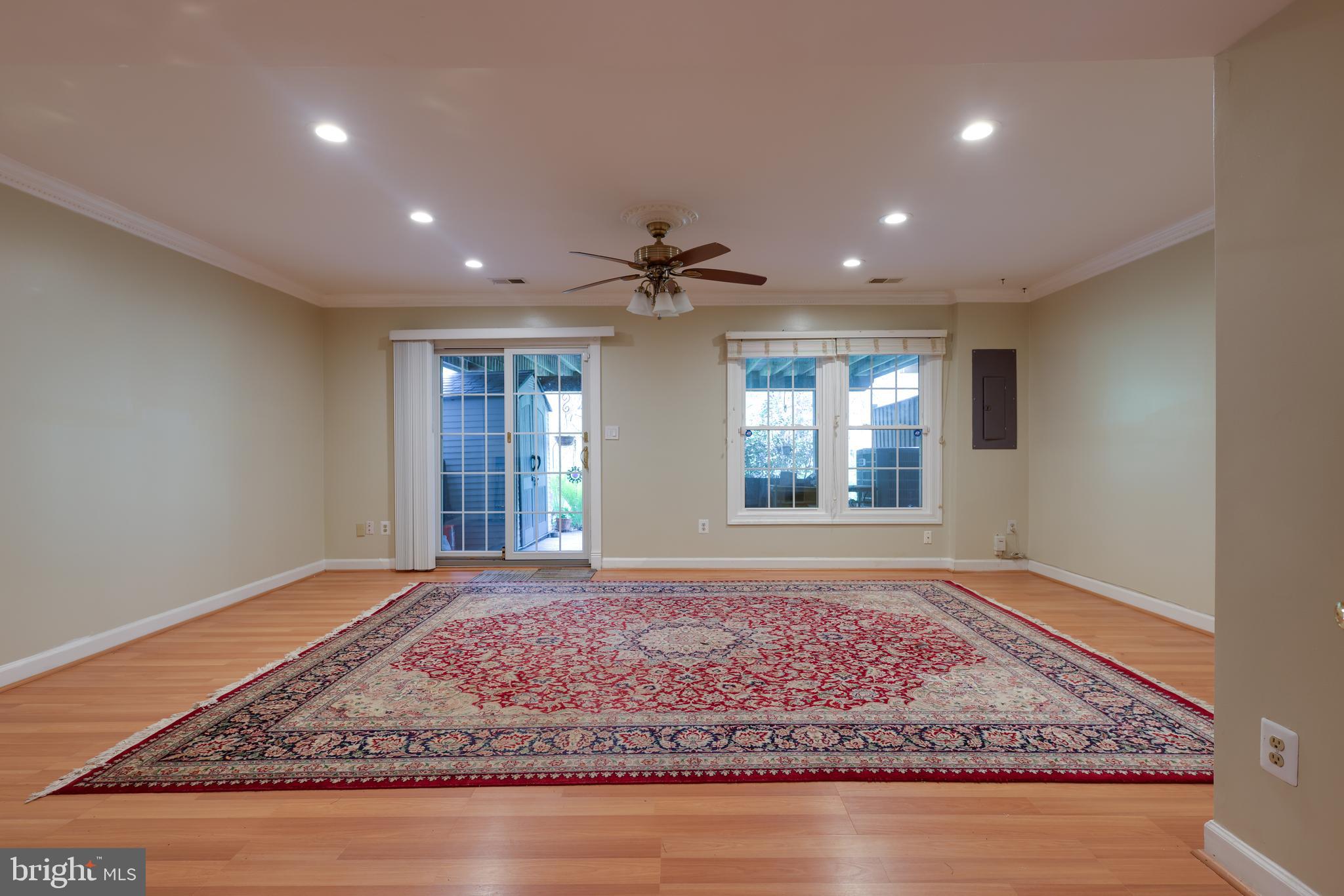 43440 Postrail Square Ashburn, VA 20147 - Photo 33 of 44 a view of an empty room and window