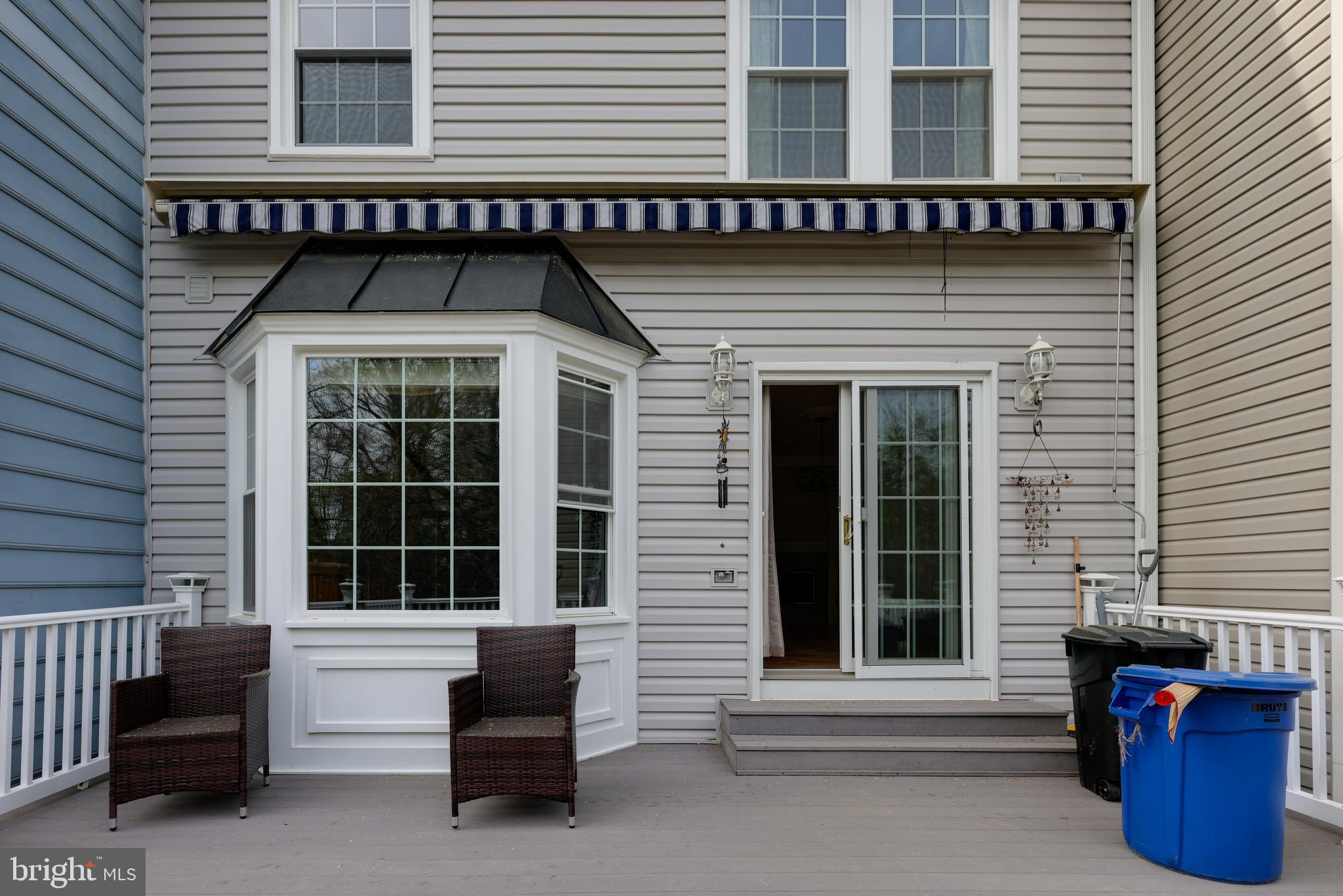 43440 Postrail Square Ashburn, VA 20147 - Photo 36 of 44 a front view of a house with a large window