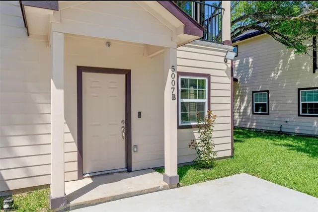 a view of front door of the house