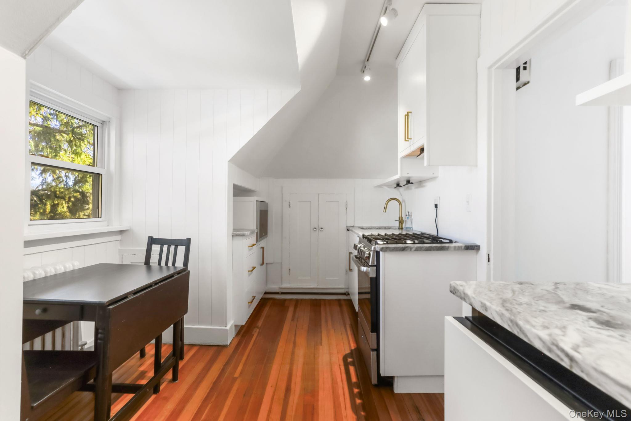 16 Bedford Road Katonah, NY 10536 - Photo 11 of 18 undermount appliances