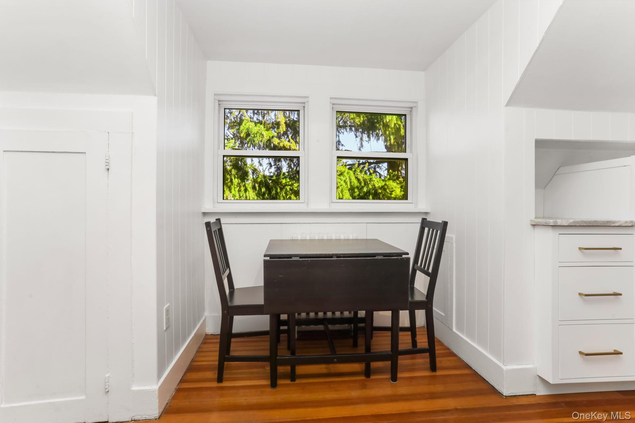 16 Bedford Road Katonah, NY 10536 - Photo 9 of 18 eat in kitchen