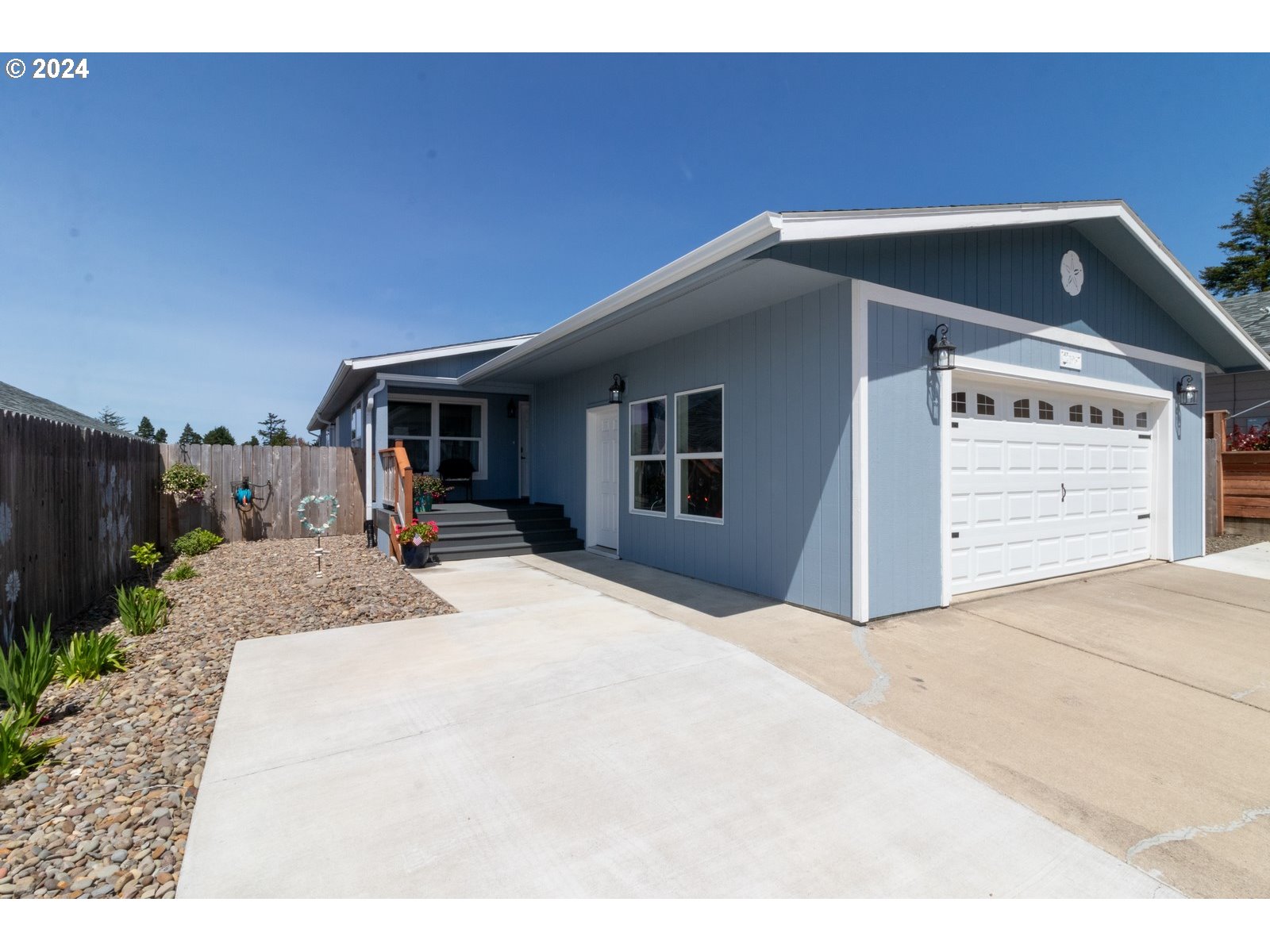 1967 34th Street Florence, OR 97439 - Photo 1 of 43 Gallery Image 1