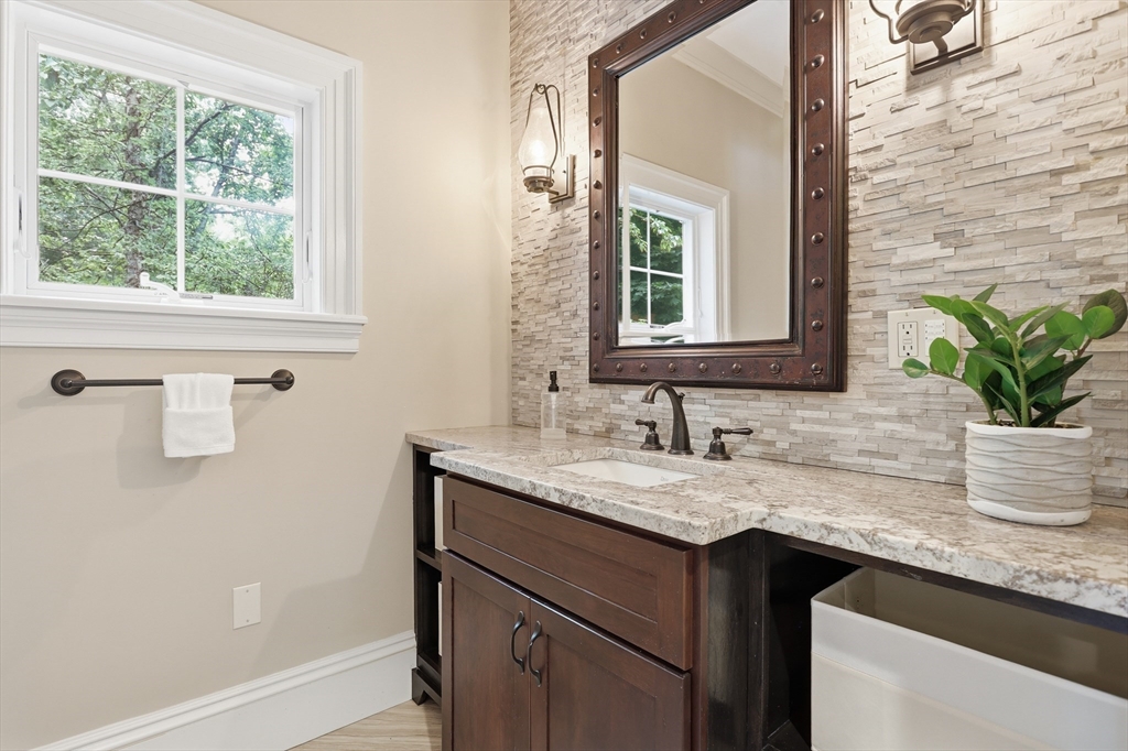440 Concord Road Bedford, MA 01730 - Photo 18 of 42