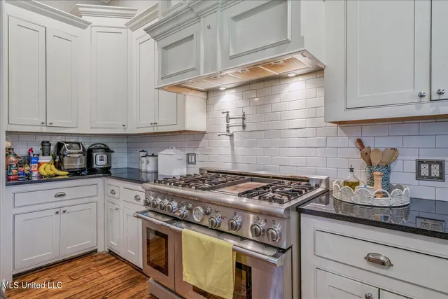 $350,000 | 260 East College Avenue, Holly Springs, MS 38635