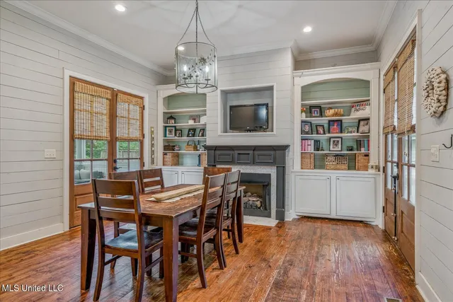 $350,000 | 260 East College Avenue, Holly Springs, MS 38635