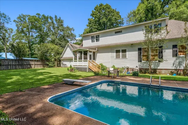 $350,000 | 260 East College Avenue, Holly Springs, MS 38635