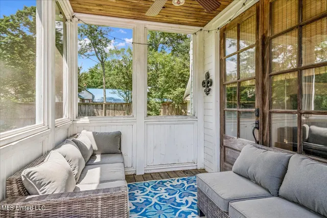 $350,000 | 260 East College Avenue, Holly Springs, MS 38635