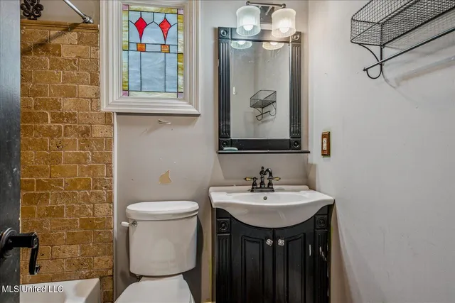 $350,000 | 260 East College Avenue, Holly Springs, MS 38635