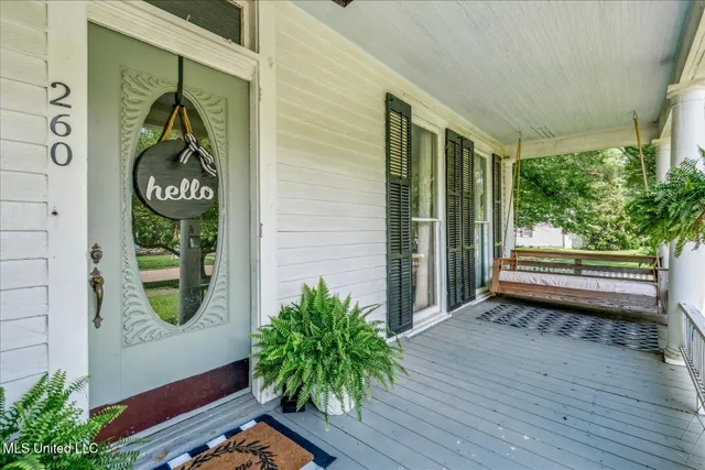$350,000 | 260 East College Avenue, Holly Springs, MS 38635