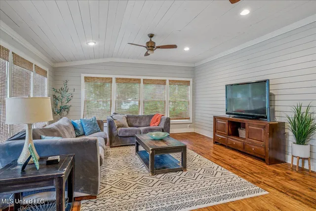 $350,000 | 260 East College Avenue, Holly Springs, MS 38635