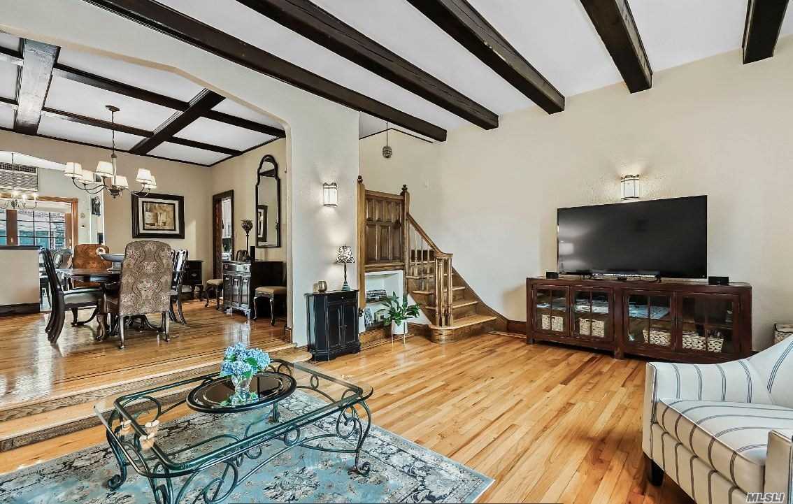 8836 Rutledge Avenue Compass