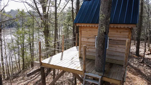 $1,000,000 | 55 Lower Oak Point Road, Winterport, ME 04496