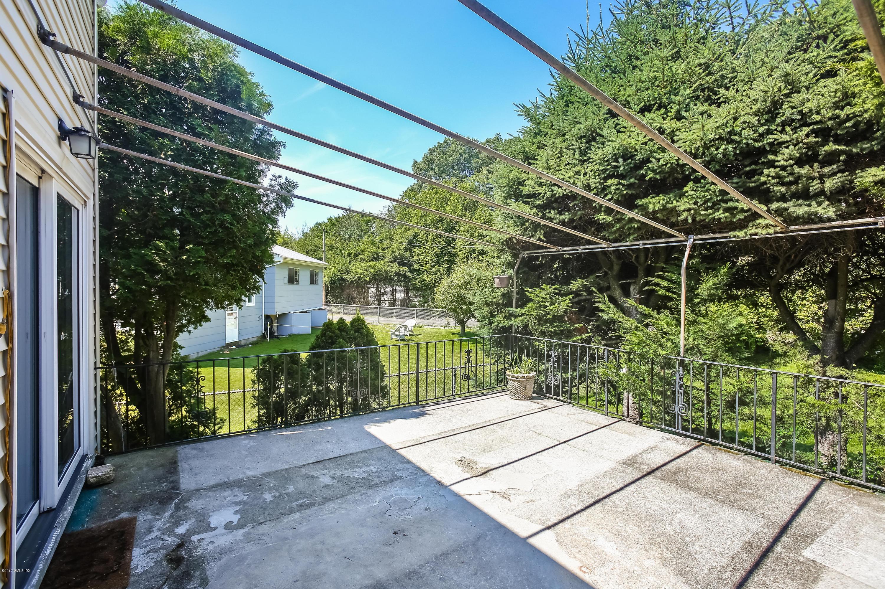 17 Amherst Road Riverside, CT 06878 - Photo 13 of 17 028-Deck-4451963-large
