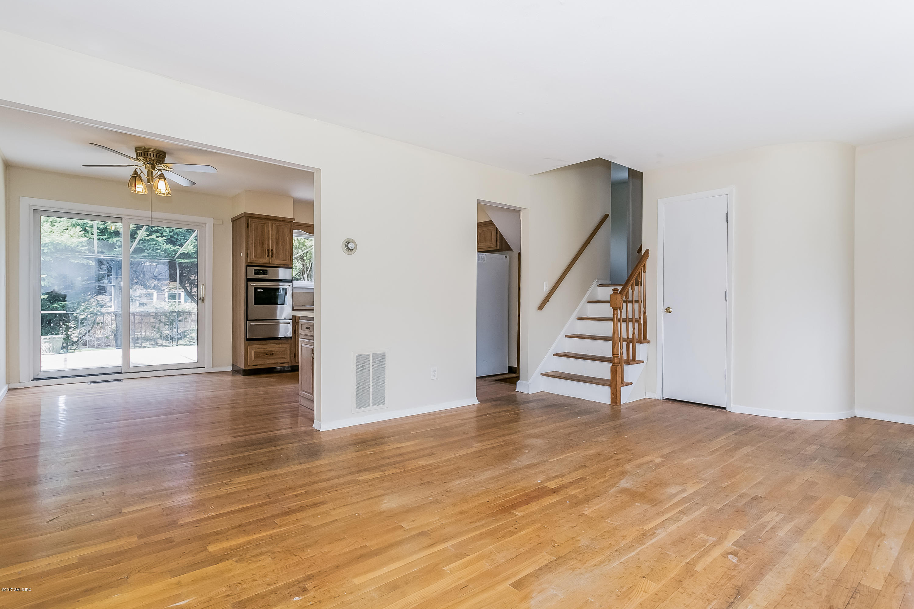 17 Amherst Road Riverside, CT 06878 - Photo 4 of 17 005-Living_Room-1570203-print