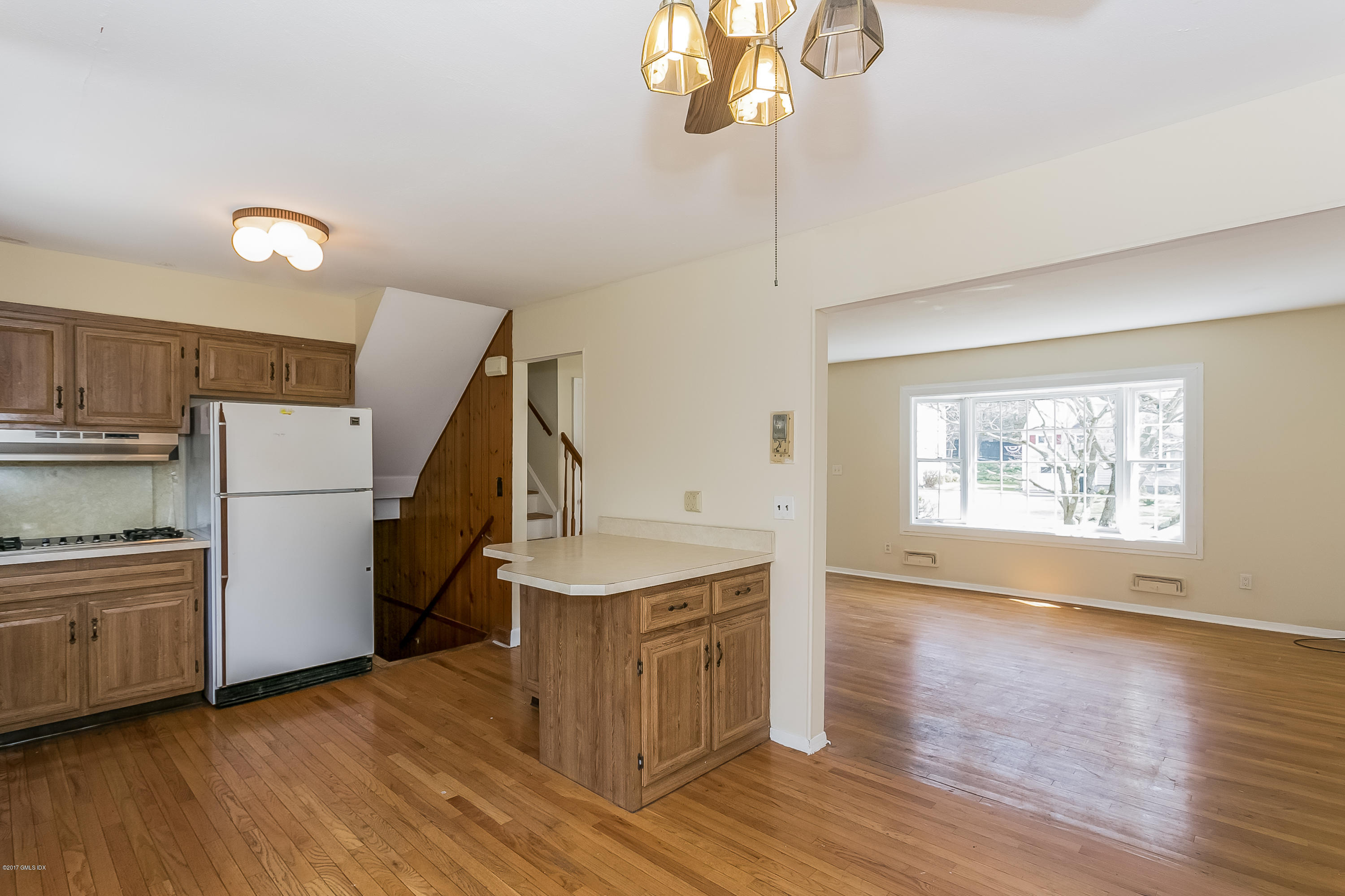 17 Amherst Road Riverside, CT 06878 - Photo 6 of 17 007-Dining_Area-1570200-print